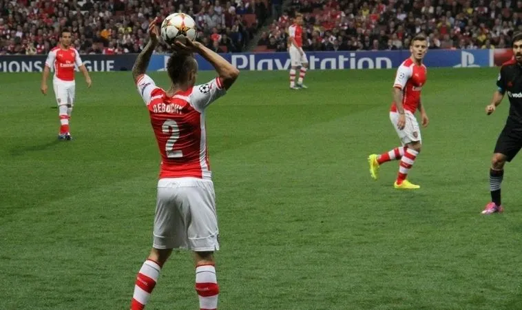 Hướng Dẫn Chơi Kèo Ném Biên Bóng Đá Hiệu Quả 2 Cần nghiên cứu kỹ về kèo ném biên trước khi cá cược